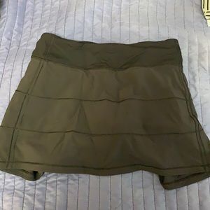LULULEMON “pace rival” skirt black size 6 TALL